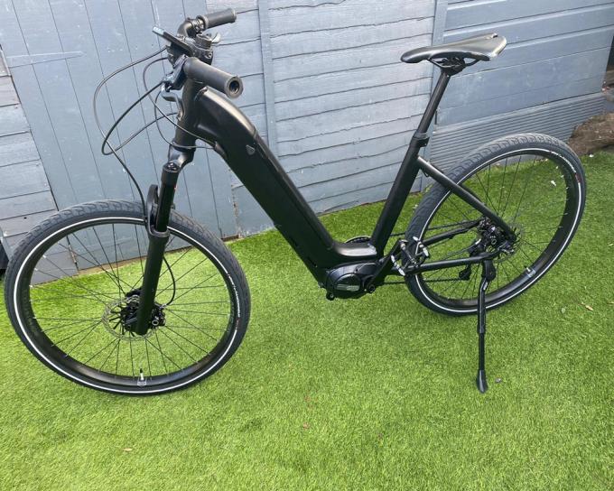 Şehir Boyutu Bayan 26 İnç Tekerlek Elektrikli Bisiklet 48V 500W M500 Motor ile Adım 0